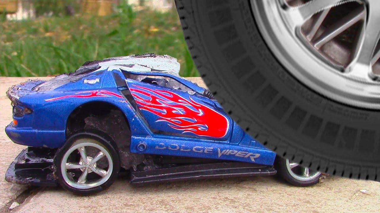 МАШИНКИ ВО ЛЬДУ! Замораживаем и ДАВИМ МАШИНКИ Car Toys Frozen! YouTube