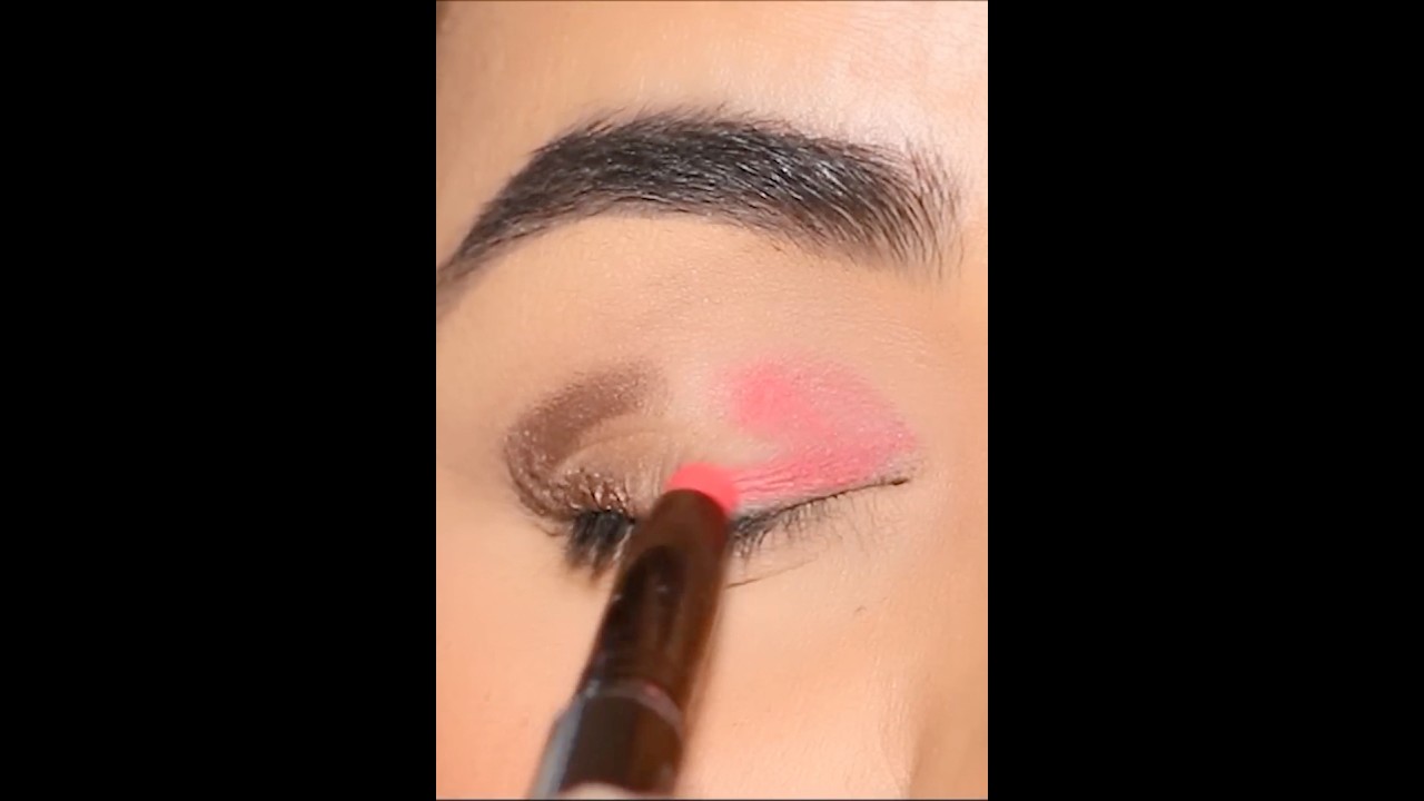 30 Second Makeup using “V” Technique!