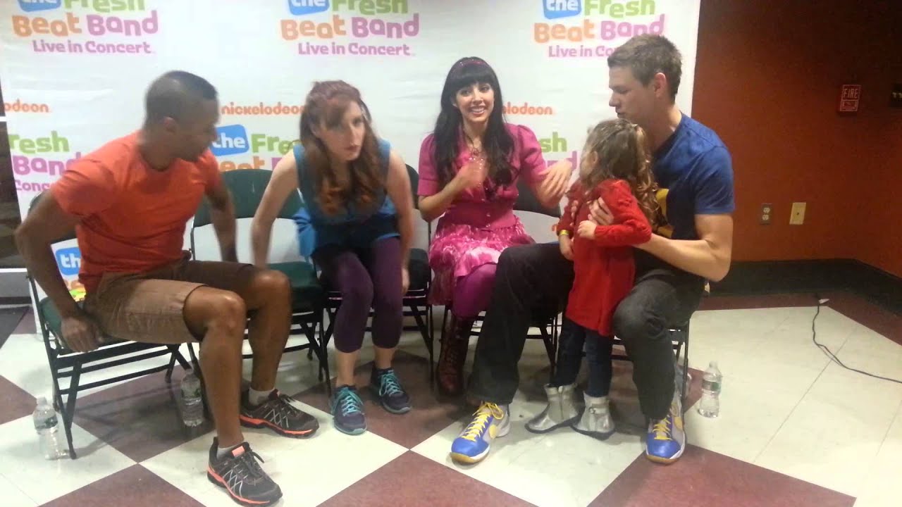 Gracie meets The Fresh Beat Band 2013