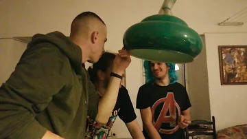 Je na výměnu žárovky potřeba nějaké povolení?