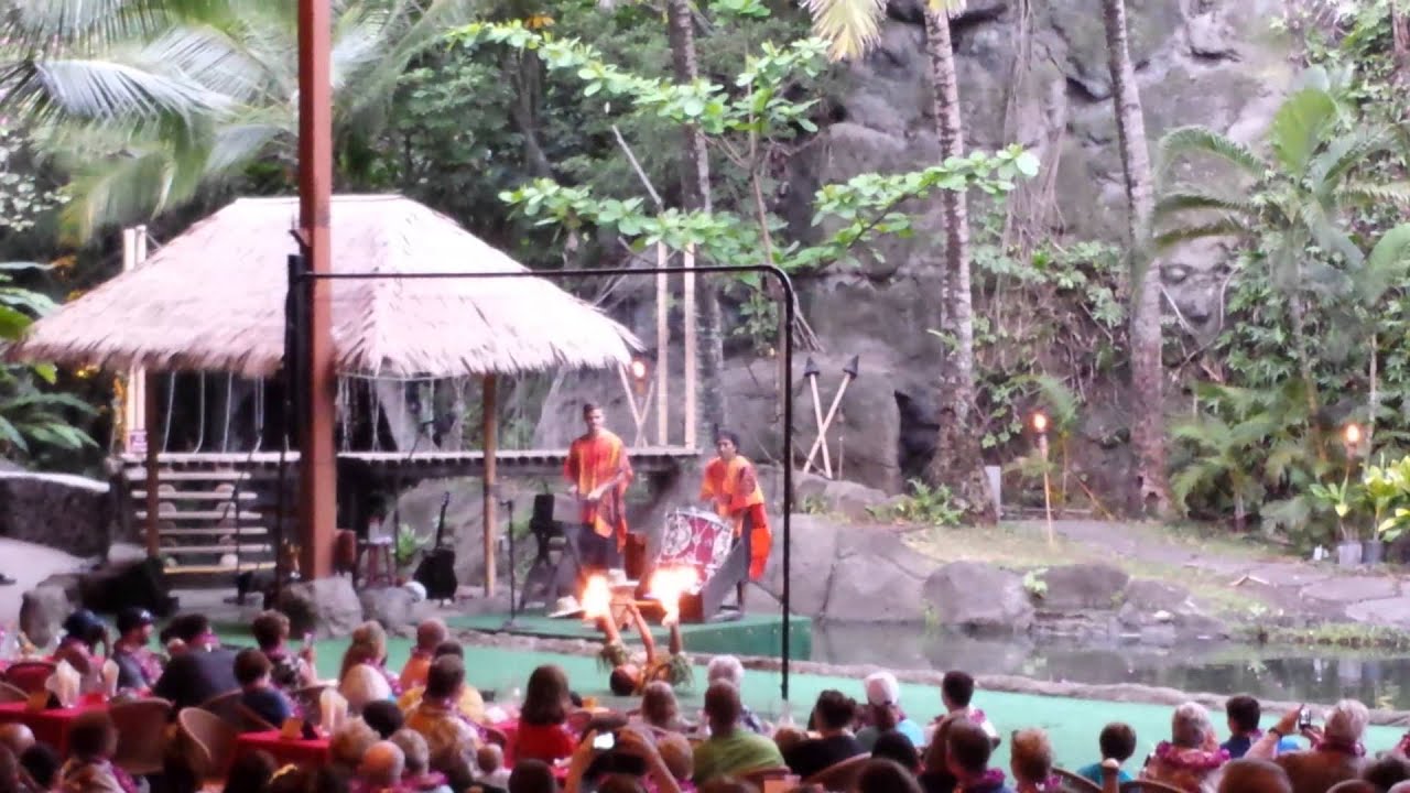 Polynesian cultural Center Luau Fireknife dancing