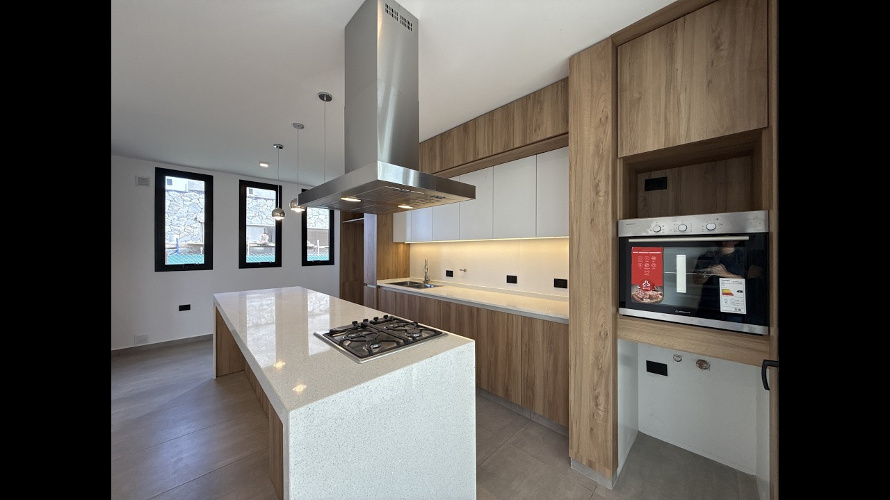 Casa a estrenar en venta en Country Chacras de la Villa