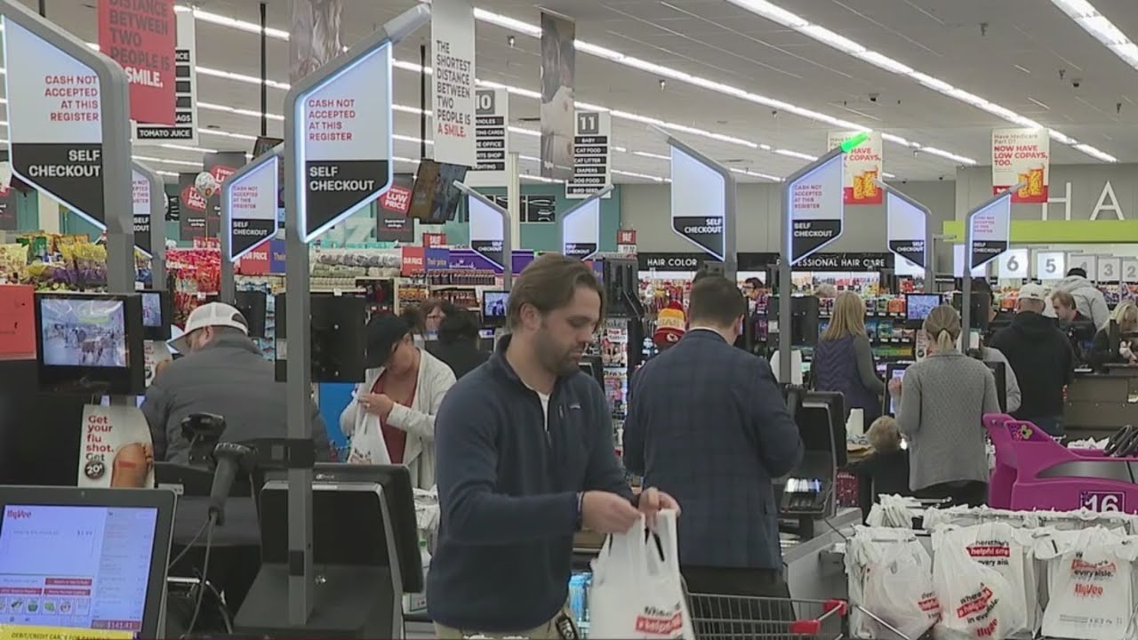 Kansas City shoppers stock up before winter storm