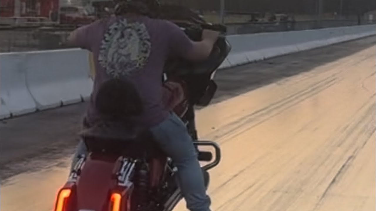 BIKE NIGHT( Harley’s a 710 dragway )