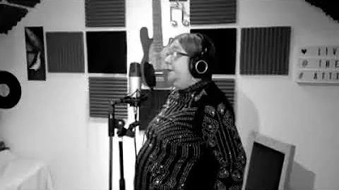 Tracy Rogers Live at the Attic
