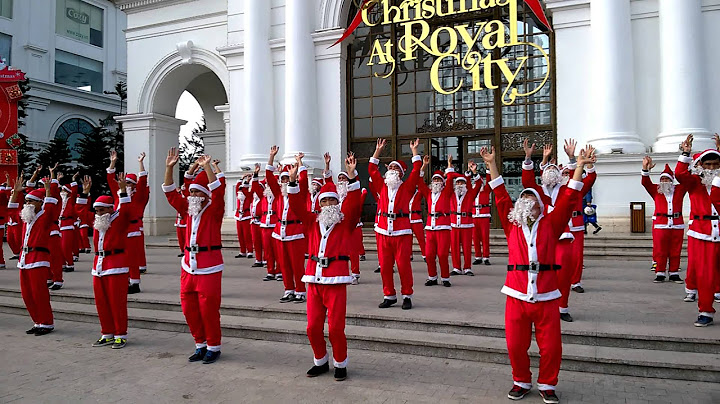 Vincom Royal City - 50 Ông Già Noel 8-12-2014 Phần 2/2