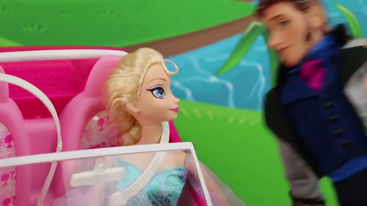 Anna Kidnaps Elsa. Or Was it Frozen Hans? DisneyToysFan - YouTube
