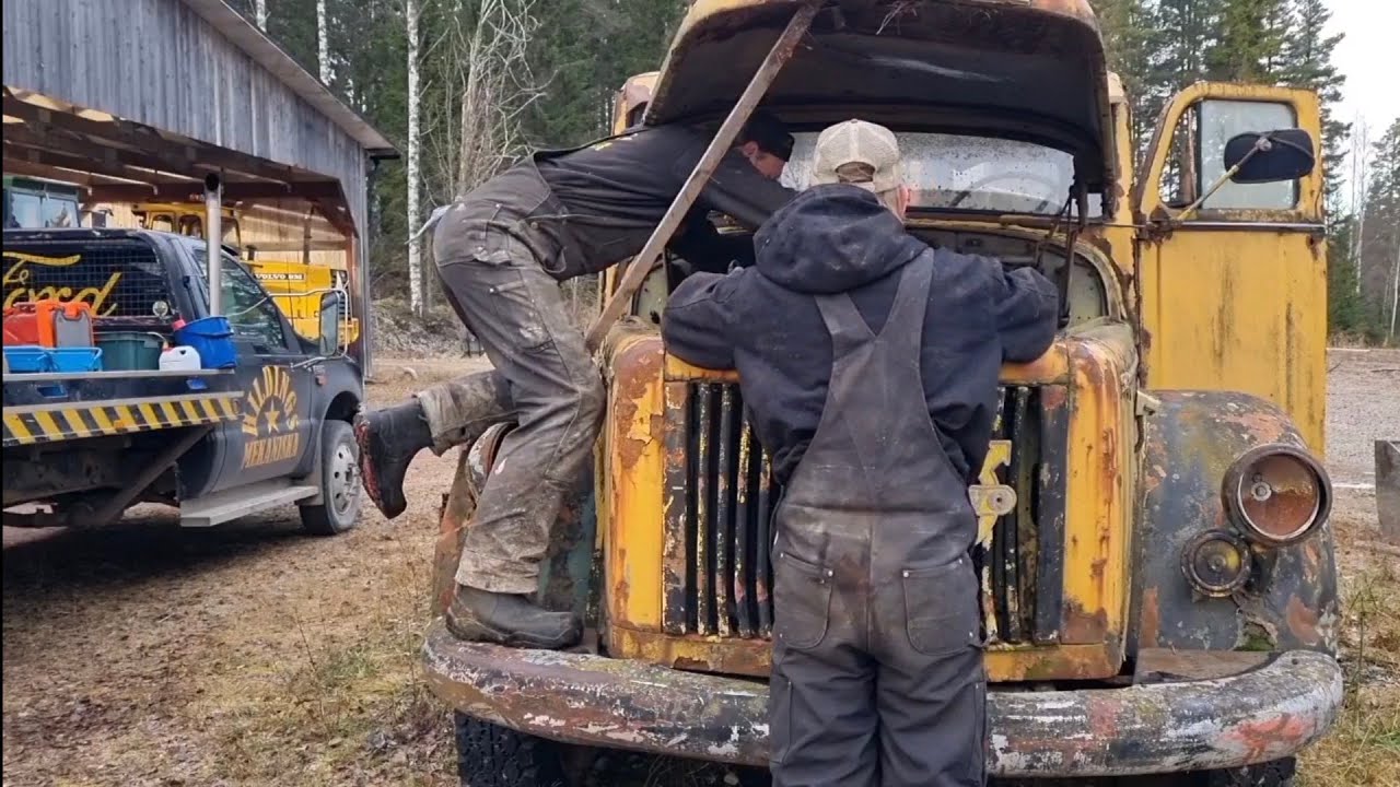 Lyftkran så lång, och krokig kolvastång.