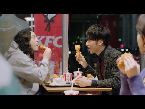 Creepy Nuts、KFC新CM出演で“夢ラジオ”実現！高畑充希とまさかの“ラップなし”コラボ　ブラックホットチキンTVCM「聞き耳」篇