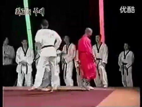 Shaolin Monk vs Taekwondo Master (HQ)