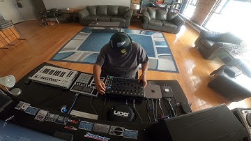 ISLA INSTRUMENTS S2400 12bit sampling drum machine (demo37)