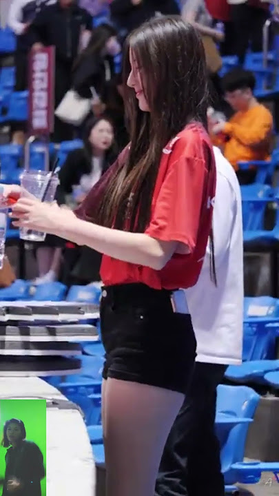 VIRAL!! gadis rambut panjang WOW #viral #short #penari #dancer #seksi #putih #hot #baseball #fyp