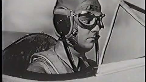 How to Fly a Stearman  - Landings