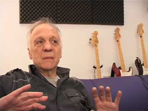 Robin Trower talks and demonstrates guitar techniques