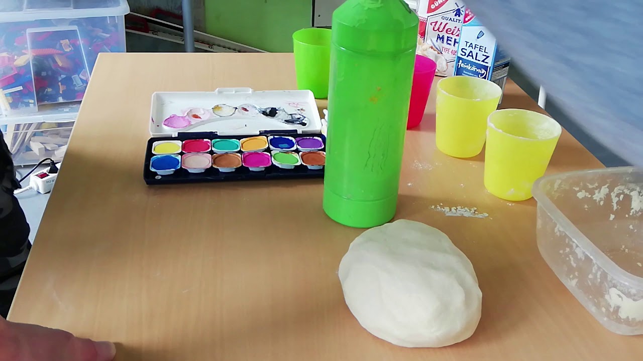 Salzteig herstellen und färben - Anfänger!