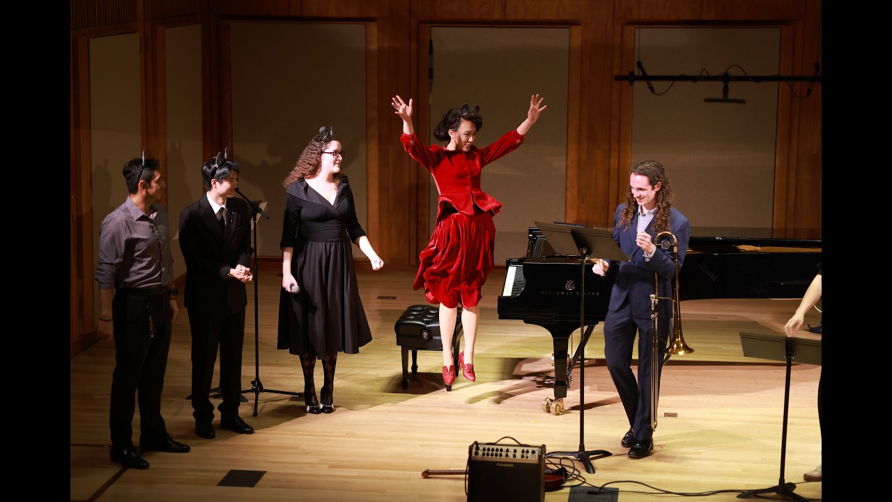 Tiny Hippo (Monique Zhang) Monique & The Stride Caravan 8-piece stride jazz band octet live!