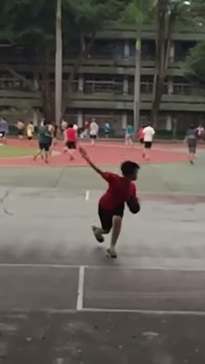 小學時期投球姿勢