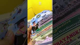 🎓✨ Abadikan Momen Wisuda Si Kecil dengan Vandel Akrilik Custom! ✨🎓