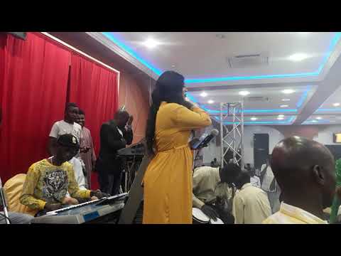 تينه الشاحنات