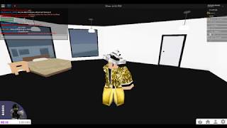 how to glitch in to a roblox bloxburg house!