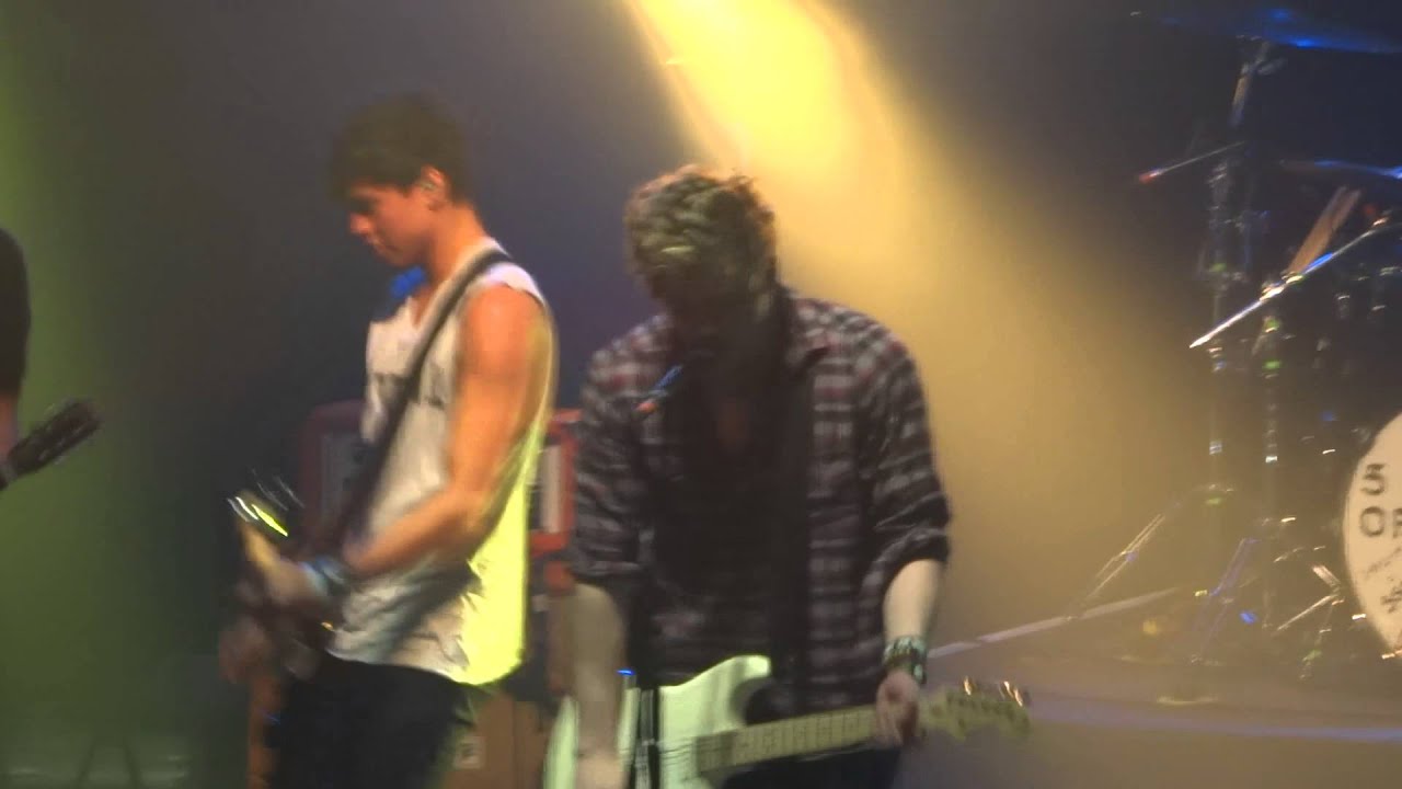 5SOS Manchester 25.2.14 - Voodoo Doll