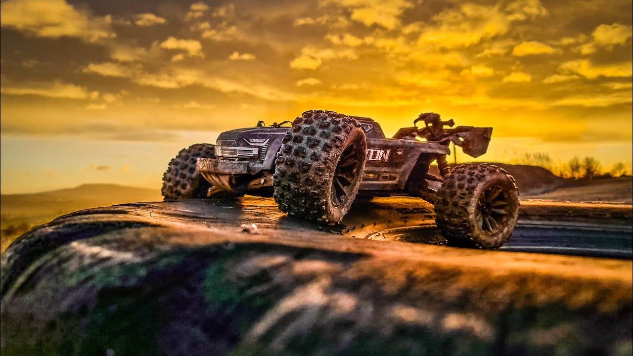 Arrma Kraton EXB 6s Hobbywing Max6 1650kv rc car getting a beatdown in