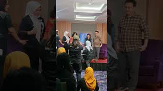 Tio Fanta Yenny Rory Elsa Sigaz  Memberikan Kado Buat Heidy Diana