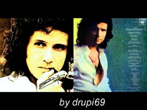 Watch the video for Existe un problema entre los dos