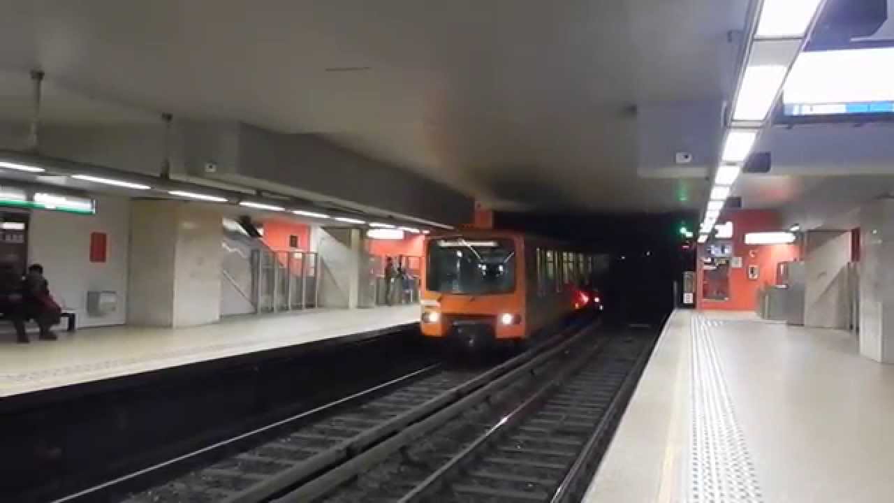 Twee metro's MIVB/STIB type U2/U3 Hallepoort (Porte de Hal