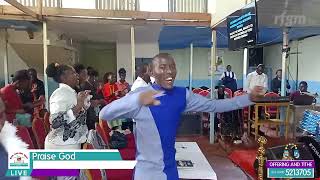 AMENIWEKA HURU KWELI  - PRAISE & WORSHIP