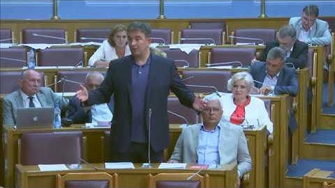 Skupština - skandal: Opozicionom lideru zbog jedne reči zabranili da govori o korupciji u državi