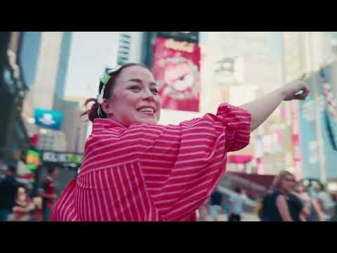 We Put Newsletter Creators on a Times Square Billboard 🐝 | Reaction Video 🥹