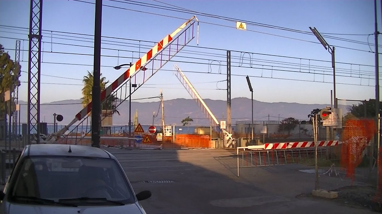 Spoorwegovergang Reggio Calabria (I) // Railroad crossing // Passaggio a livello