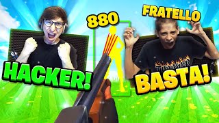 SCHERZO a mio FRATELLO con le HACK su FORTNITE!! *IMPAZZISCE*