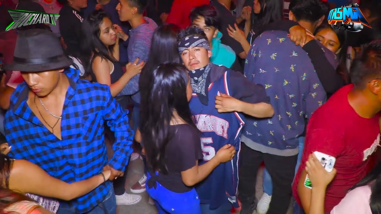 ASI SE BAILA UNA VERDADERA BACHATA EN PUEBLA LOS GRILLITOS DEL AMOR CON SONIDO FANTASMA