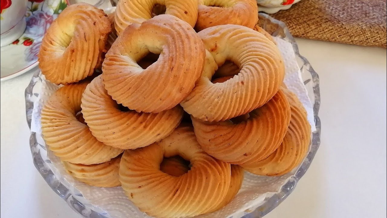 حلوى اللمبوط (المحقن) الرائعة خفيفة و مقرمشة من حلوياتنا التقليدية توالم لقهوة الصباح و لعشية