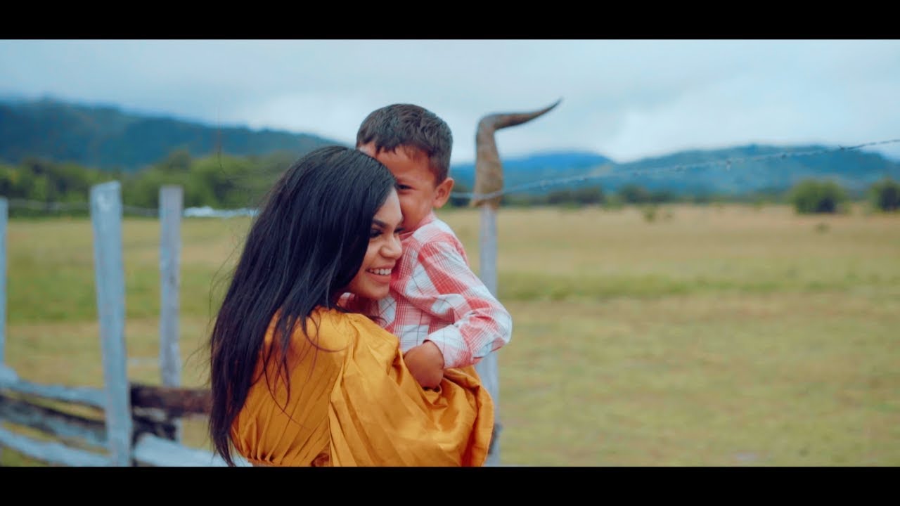 Guarda Poonam Singh - You Are su YouTube Guarda Poonam Singh - You Are su YouTube