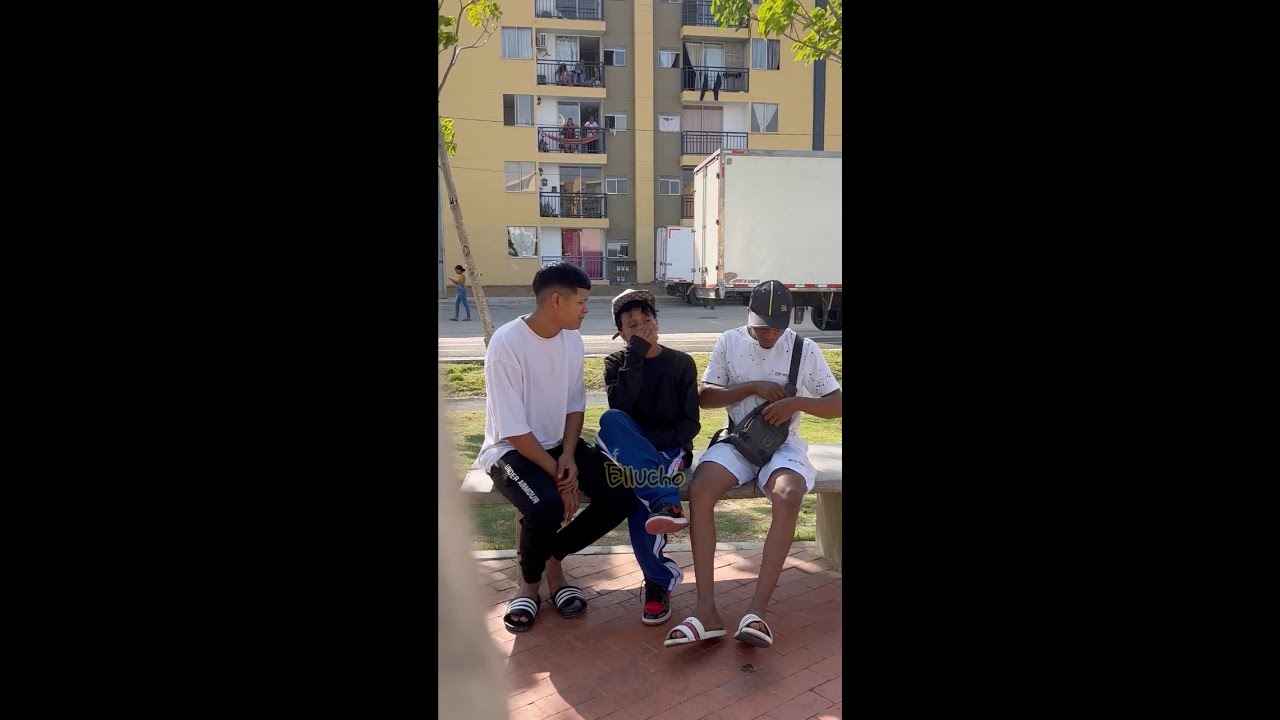 Casi me deja sin nariz con ese olor 🤮😂