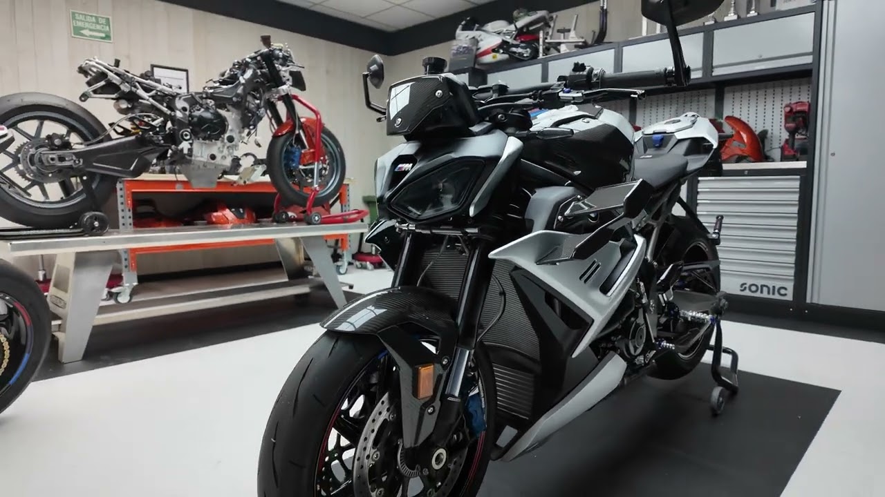 M1000R competition 7-2025, 2107km, btw !