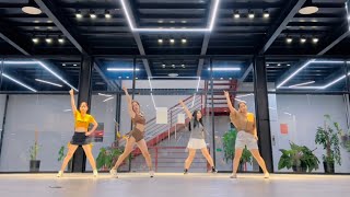 Qua Cầu Rước Em x Kiệu Hoa - (DanhKa - Bìn) - Saka Trương Tuyền ft Gia Huy // Zumba Dance