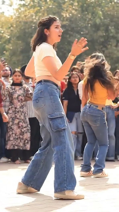 College Freshers party girls #shortvideo #girlsdance #galgotia #fresherparty #amity