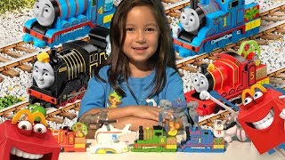 Thomas and Friends HAPPY MEAL TOYS Unboxing & Review