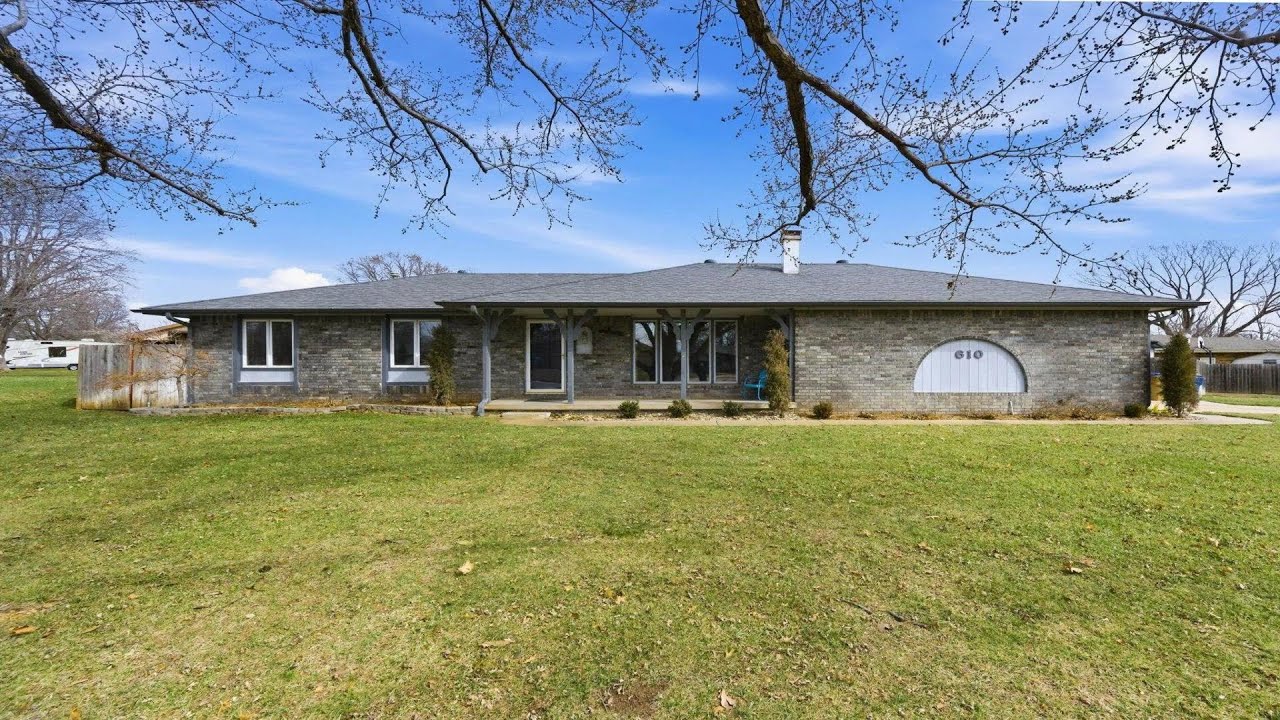 NEW LISTING: 610 E Southeast Dr Clearwater KS 67026
