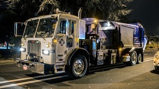 Peterbilt 320 - Labrie Expert 2000 Garbage Truck