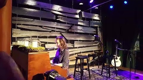 P L x Tangled Strings Open Mic Sessions Laura