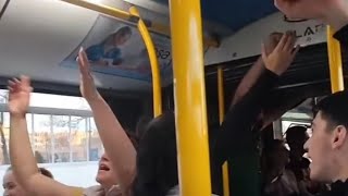 Zurka U Autobusu U Beogradu, Ceo Snimak. Plitak Potok, Ivanova Korita, Volela Sam Volela...