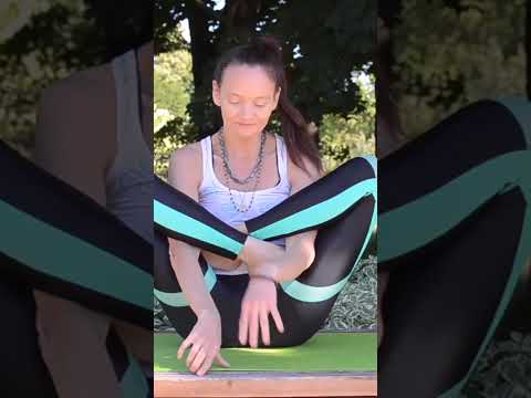 Contortion frontbend. Yoga every day!