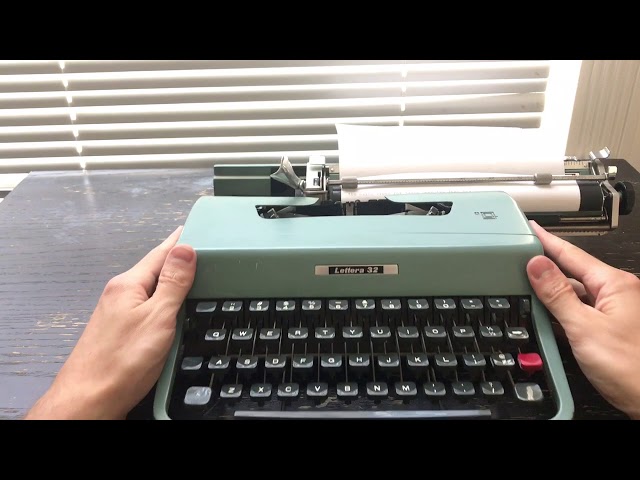 1965 Olivetti Lettera 32 Typewriter Ultraportable Aqua Blue