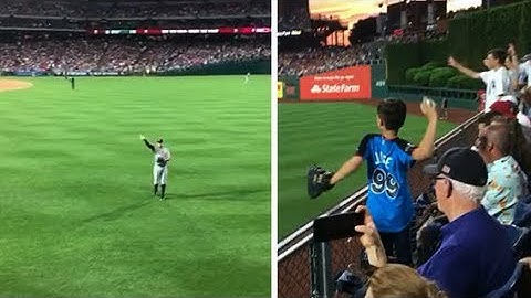 Aaron Judge plays catch with a fan in Philadelphia