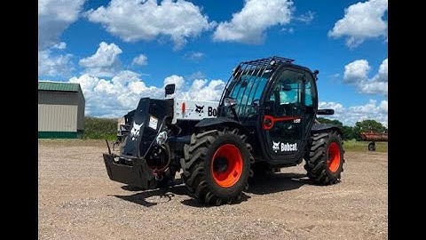 2017 Bobcat V519 Telehandler
